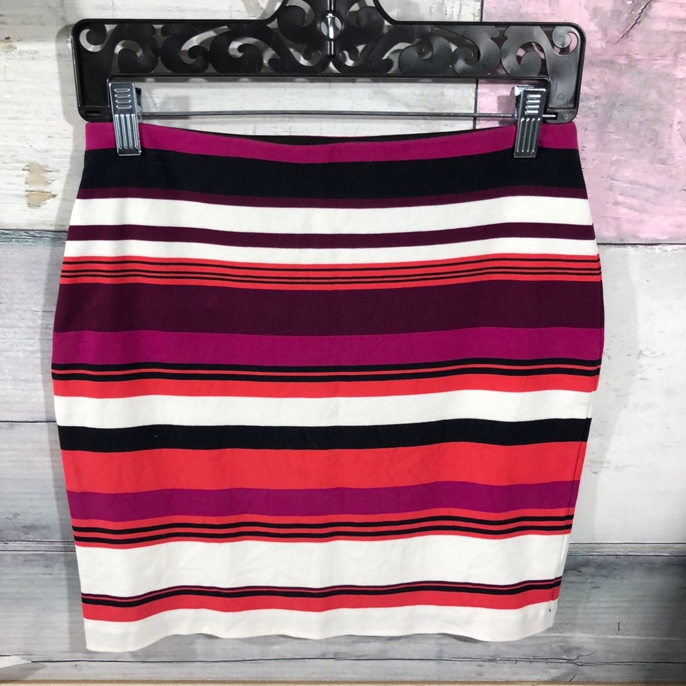 Ann Taylor Petites 2P mixed stripe pull on skirt.